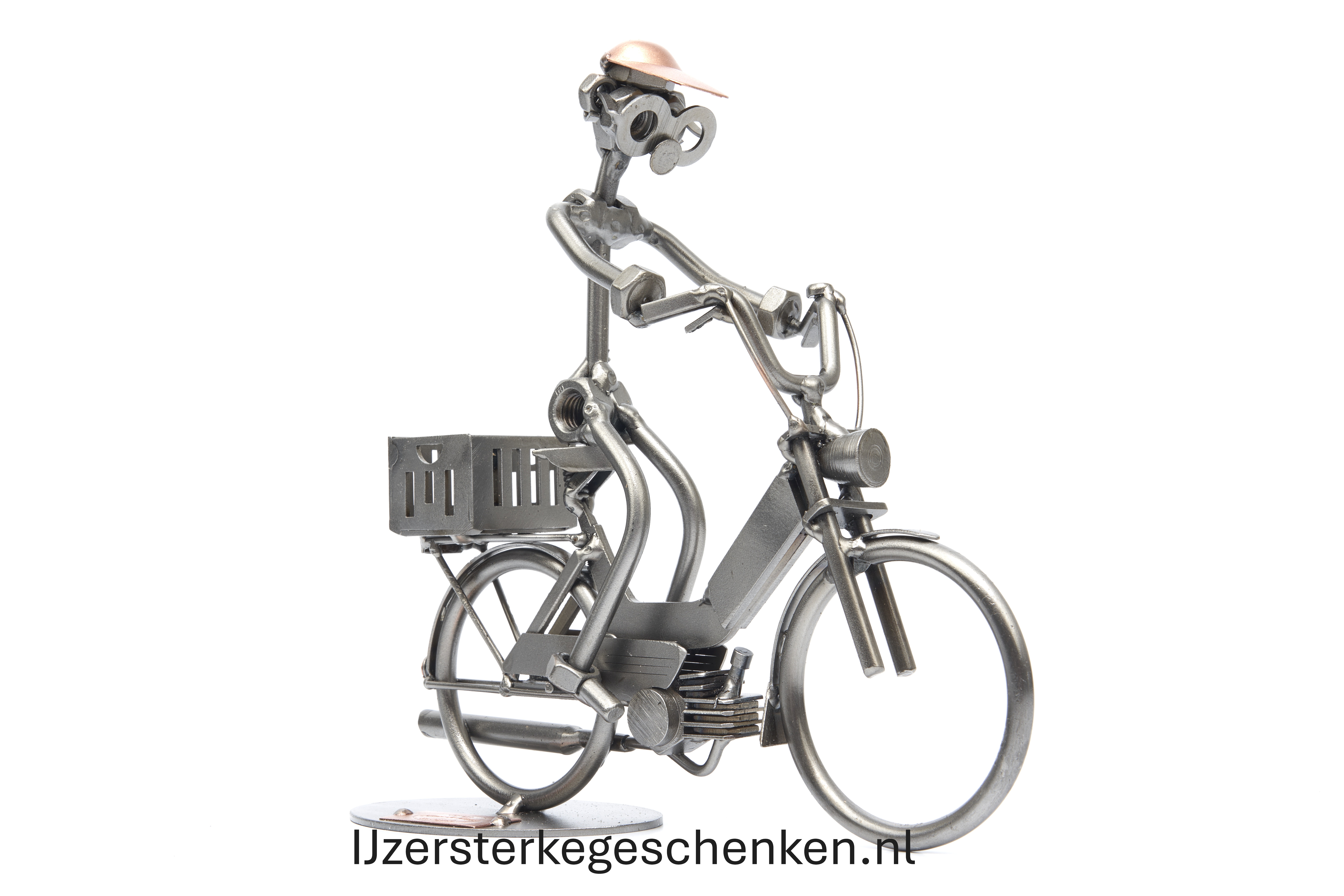 Bromfietsrijder op oude brommer